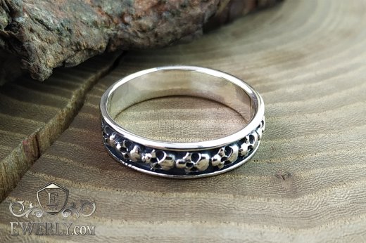 Ring with a skulls of silver with blackening to buy 141025OL
